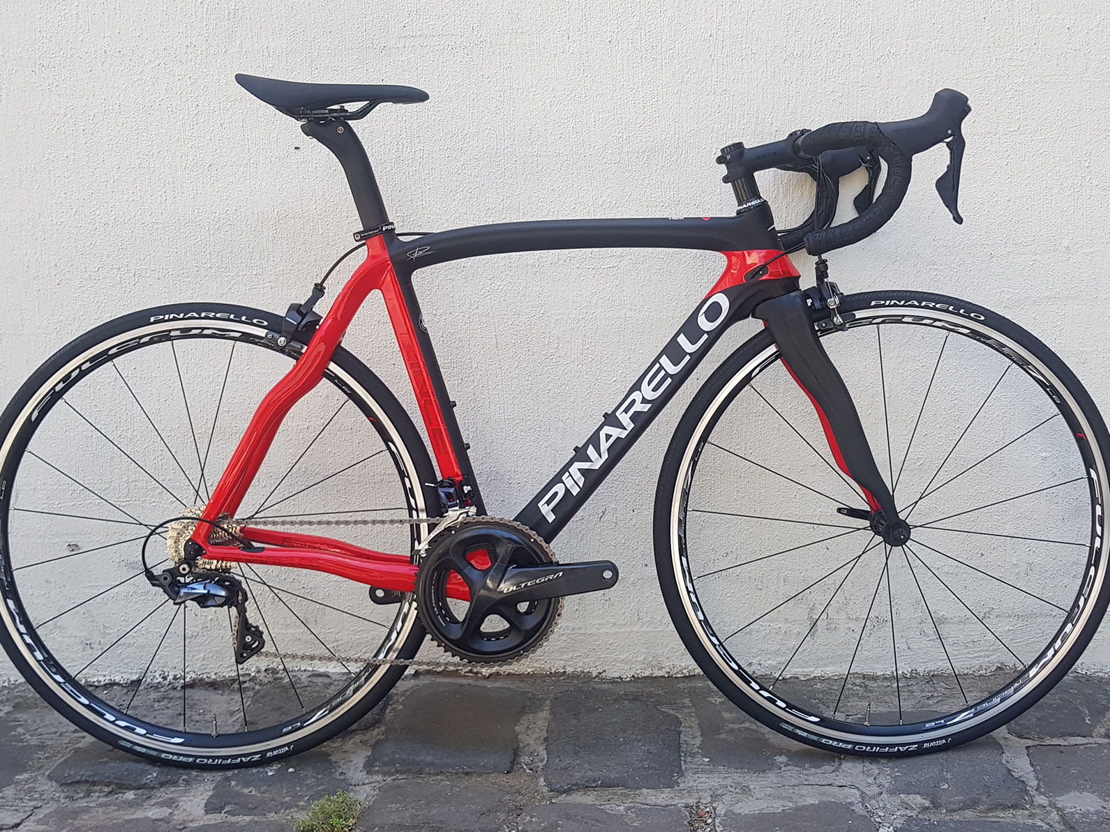 Pinarello Prince 60.3 Ultegra R8000 Black Red (255) Port Melbourne Cycles