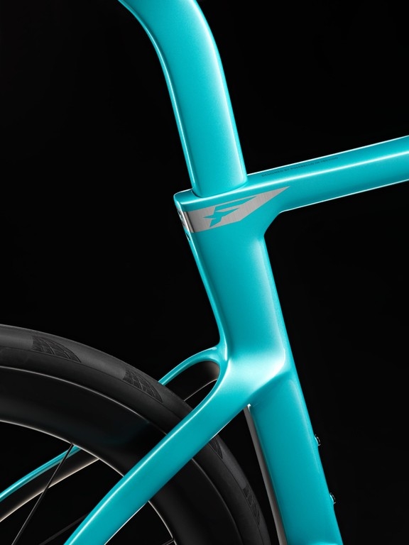 Pinarello Dogma F Disc Frameset (H100) Luxter Turquoise - Image 6