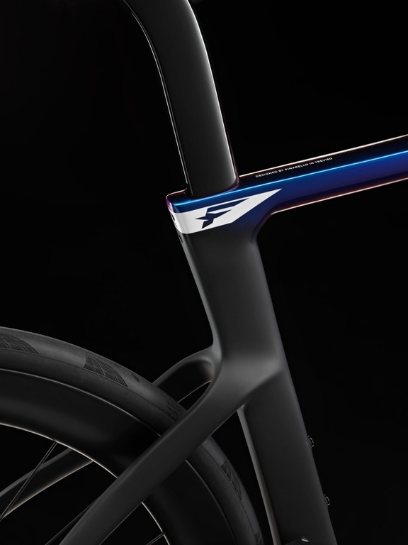 Pinarello Dogma F Disc Frameset (H103) Luxter Blue Shiny - Image 6